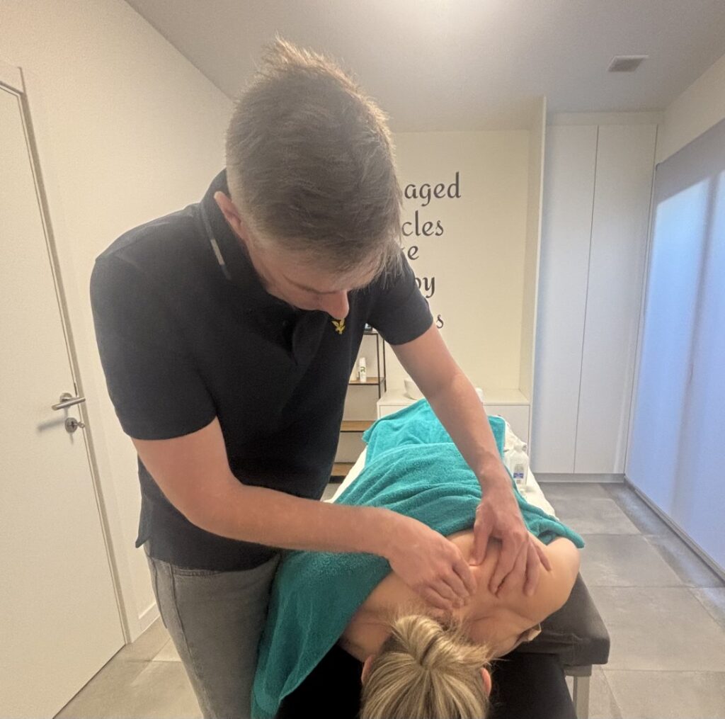 Sportmassage voor rug, nek & schouders